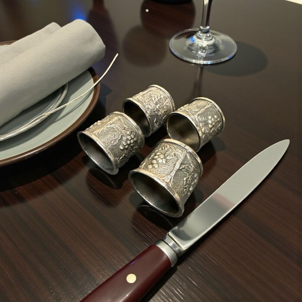 Set of 4 Vintage Silver Plated Heavy Napkin Rings Flowers Scroll Design Japan
